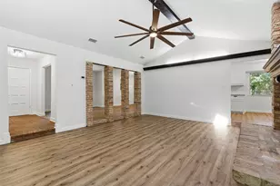 2115 Meadowlake Ct, Arlington, TX 76013 - Photo 13