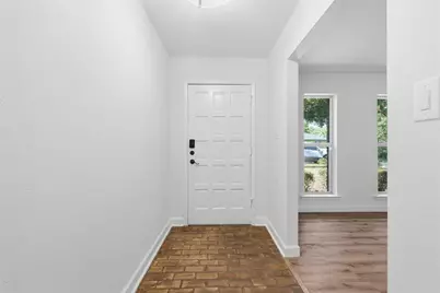 2115 Meadowlake Court, Arlington, TX 76013 - Photo 3