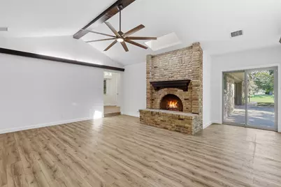 2115 Meadowlake Court, Arlington, TX 76013 - Photo 11