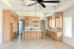 740 Burr Oak Ln, Weatherford, TX 76085 - Photo 3