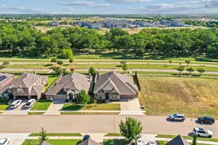 218 Oakcrest Dr, Justin, TX 76247 - Photo 29