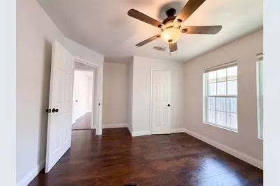 2832 Avenue I, Fort Worth, TX 76105 - Photo 13