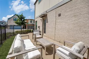 8218 Manoa Dr, Dallas, TX 75231 - Photo 25