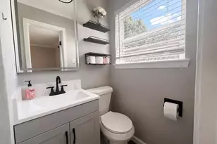 2227 Cambridge Dr, Irving, TX 75061 - Photo 9