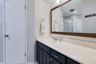4717 Oak Valley Dr, Arlington, TX 76016 - Photo 7