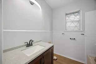 2210 Fairfax Dr, Irving, TX 75060 - Photo 15