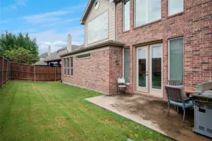 901 Oglethorpe Ln, Aubrey, TX 76227 - Photo 37
