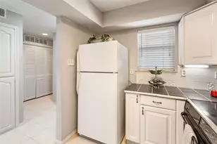 2732 Copper Creek Dr, Arlington, TX 76006 - Photo 3