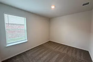 329 Thoroughbred St, Waxahachie, TX 75165 - Photo 5