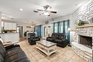 1609 Cheyenne Trail, Granbury, TX 76048 - Photo 5