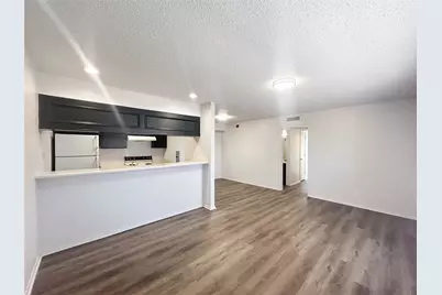 800 N Clay Street #B21, Ennis, TX 75119 - Photo 5