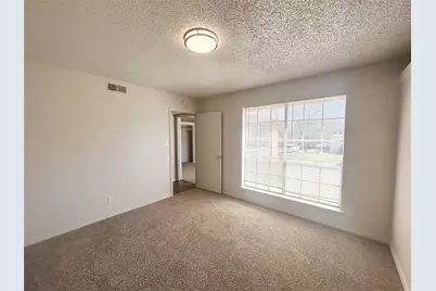 800 N Clay Street #B21, Ennis, TX 75119 - Photo 11