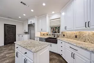 725 Greenway Dr, Coppell, TX 75019 - Photo 5