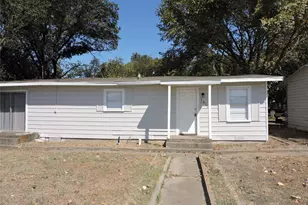 1612 N Anglin St, Cleburne, TX 76031 - Photo 3