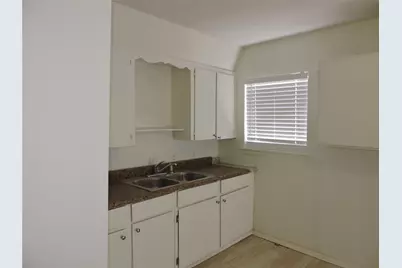 1612 N Anglin Street, Cleburne, TX 76031 - Photo 11