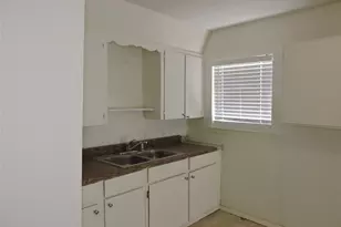 1612 N Anglin St, Cleburne, TX 76031 - Photo 11