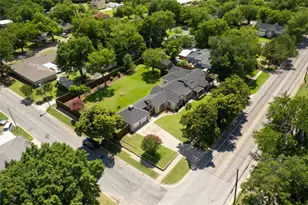 406 E Main St, Whitesboro, TX 76273 - Photo 5