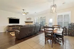 418 Valley Brook Ct, Waxahachie, TX 75165 - Photo 7