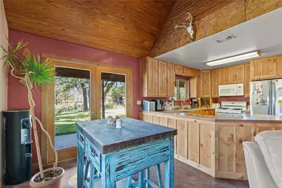262 N Cheyenne Trail, Springtown, TX 76082 - Photo 9