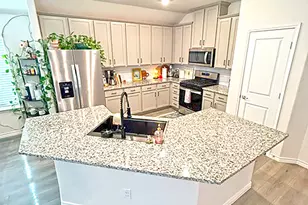 10407 Quail Pointe Rd, Aubrey, TX 76227 - Photo 3