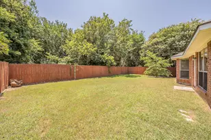 2755 Honey Suckle Dr, Grand Prairie, TX 75052 - Photo 27