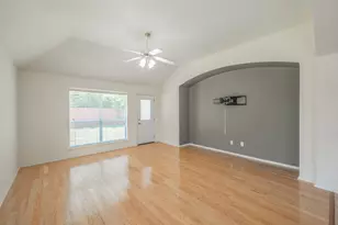 2755 Honey Suckle Dr, Grand Prairie, TX 75052 - Photo 13