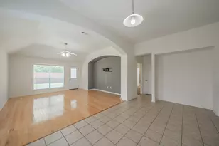 2755 Honey Suckle Dr, Grand Prairie, TX 75052 - Photo 11