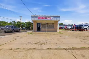 1001 S Main St, Cleburne, TX 76033 - Photo 1
