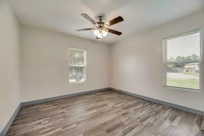 2210 Manor Street, Grand Prairie, TX 75050 - Photo 7