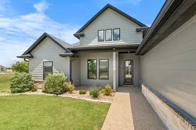 205 Champions Way, Waco, TX 76657 - Photo 5