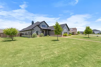 205 Champions Way, Waco, TX 76657 - Photo 3