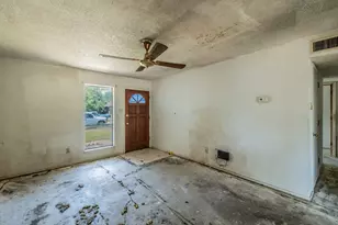 1605 Whiteoak Dr, Garland, TX 75040 - Photo 5