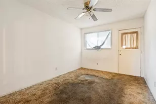 10512 Royal Chapel Dr, Dallas, TX 75229 - Photo 21