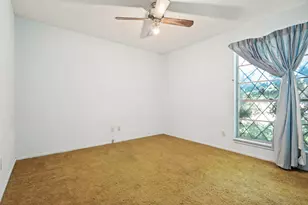 10512 Royal Chapel Dr, Dallas, TX 75229 - Photo 15