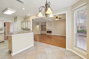 4519 Edge Creek Ln, Arlington, TX 76017 - Photo 13