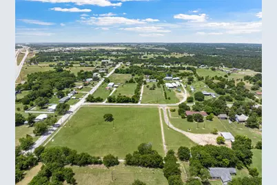 204 Christopher Drive, Bruceville Eddy, TX 76524 - Photo 3