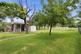 1217 Rosewood Hills Dr, Garland, TX 75040 - Photo 23