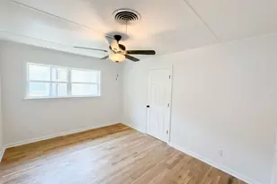 2011 N Houston St, Fort Worth, TX 76164 - Photo 17