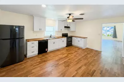 2011 N Houston Street, Fort Worth, TX 76164 - Photo 11
