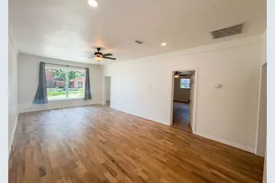 2011 N Houston Street, Fort Worth, TX 76164 - Photo 7