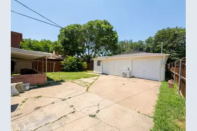 2011 N Houston Street, Fort Worth, TX 76164 - Photo 25
