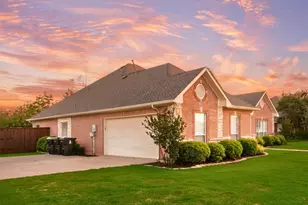 609 Acorn St, Pilot Point, TX 76258 - Photo 5