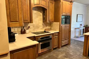 609 Acorn St, Pilot Point, TX 76258 - Photo 17