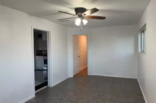 1060 Gardner Rd, Austin, TX 78721 - Photo 9