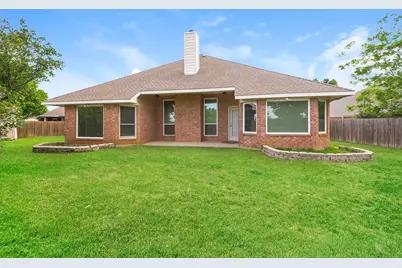101 Canterbury Drive, Saginaw, TX 76179 - Photo 15