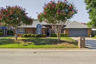 604 Gunnison Dr, Arlington, TX 76006 - Photo 1