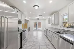 2400 York Minster Ct, Arlington, TX 76006 - Photo 9