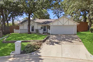 2400 York Minster Ct, Arlington, TX 76006 - Photo 3