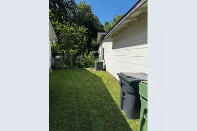 2009 Cloverdale Street, Arlington, TX 76010 - Photo 5