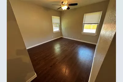 2009 Cloverdale Street, Arlington, TX 76010 - Photo 13